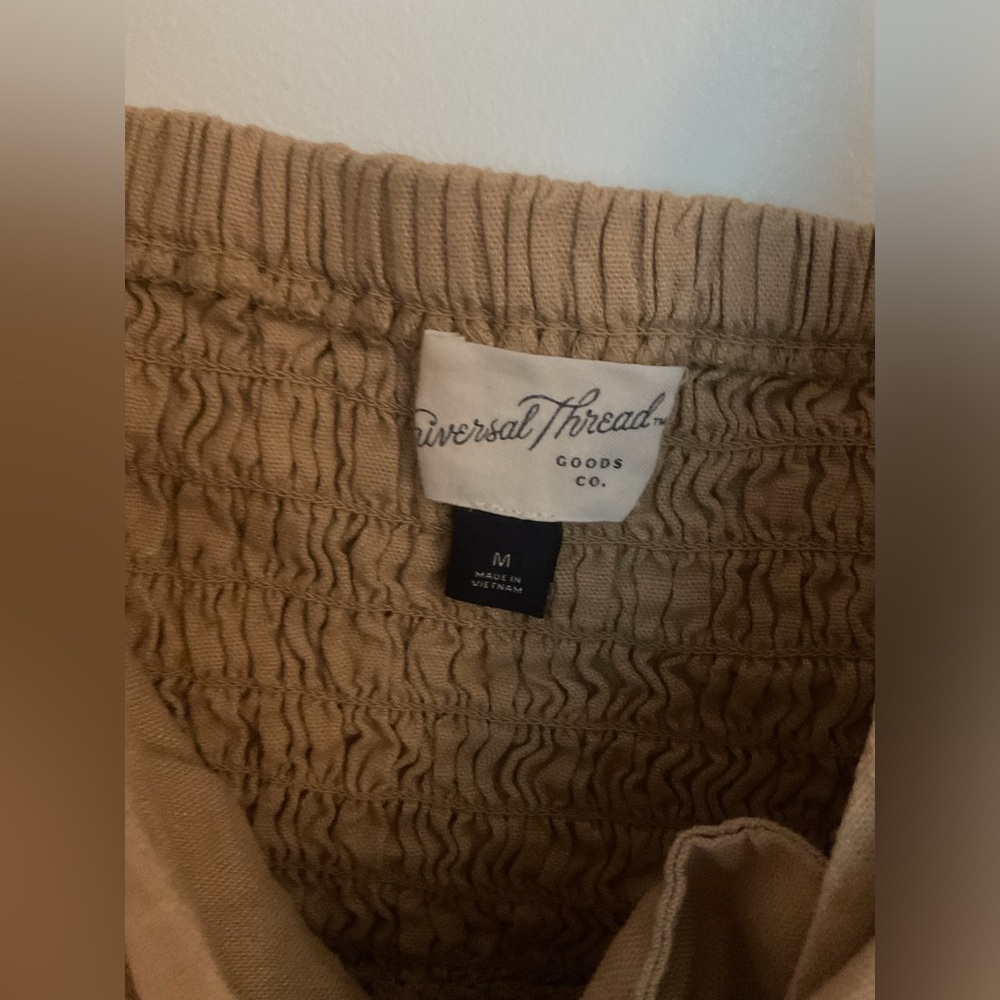 Universal Thread Beige Crop Top - Picture 2 of 3